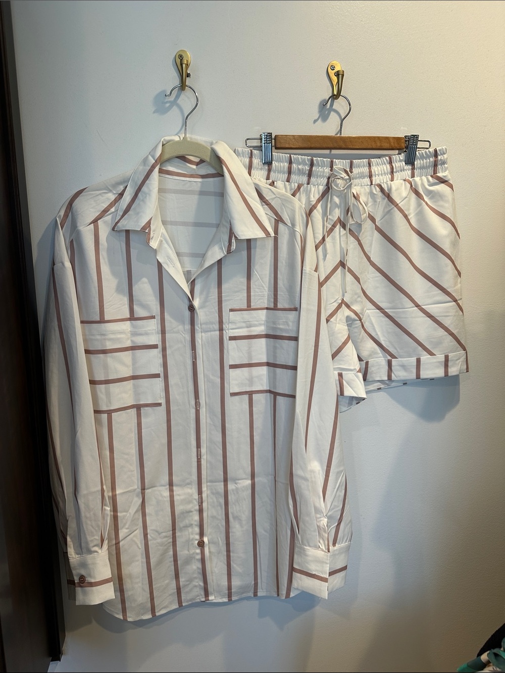 Source Unknown White Button-Down Shirt with Brown Stripes